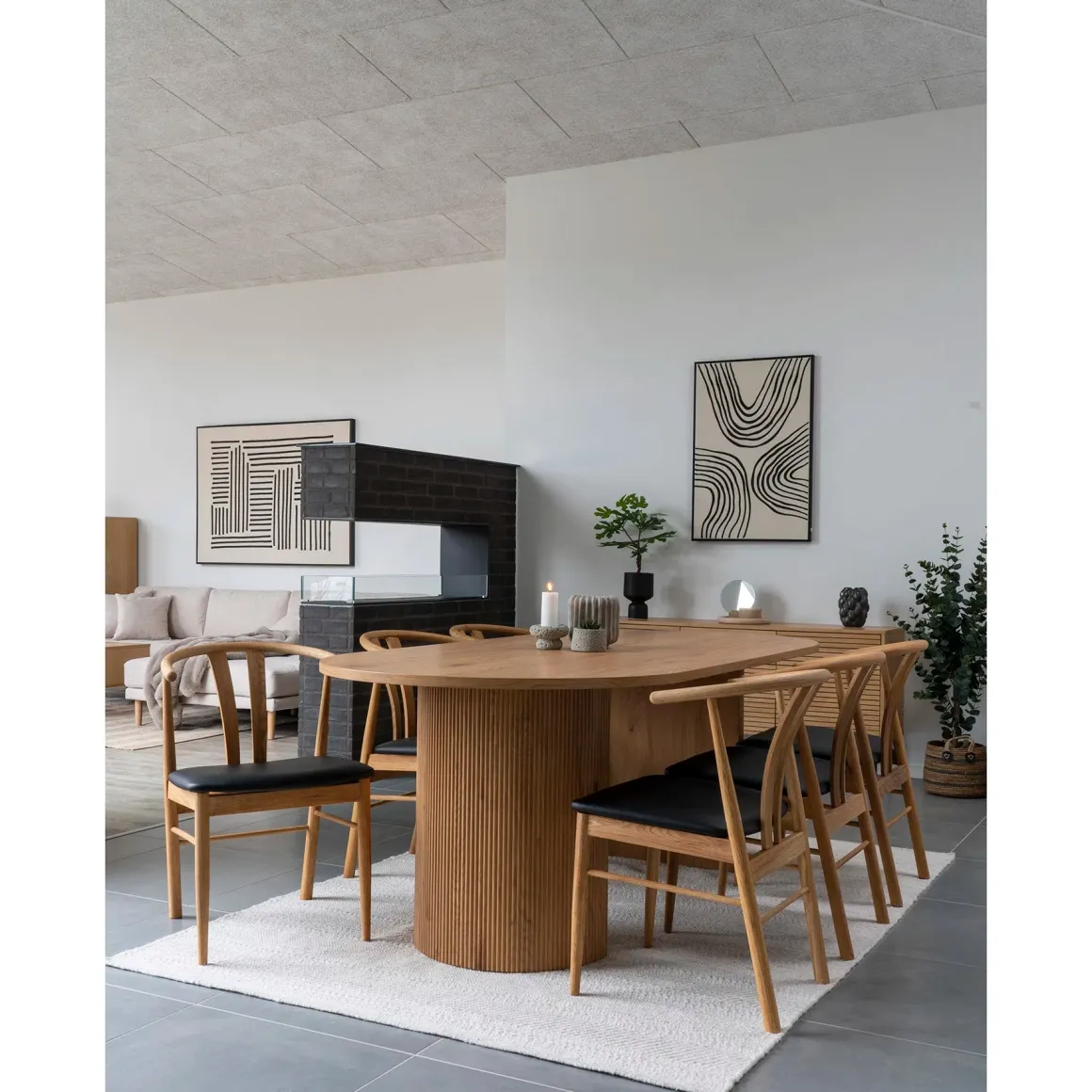 Artenara Karmstol – Ek/svart