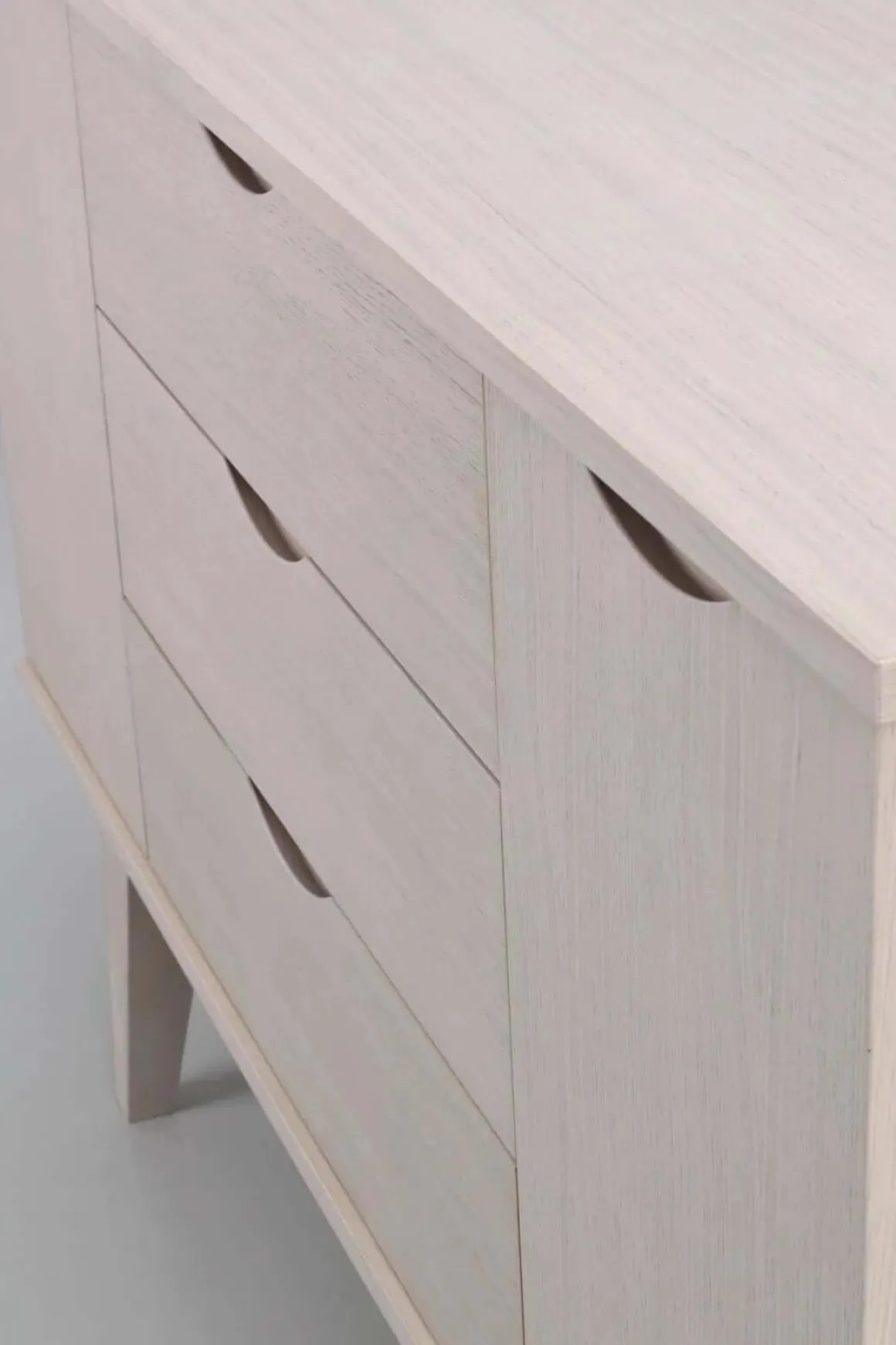 FILIPPA SIDEBOARD VITPIGMENTERAD 122