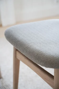 Rodham stol vitpigment ek/grå-beige