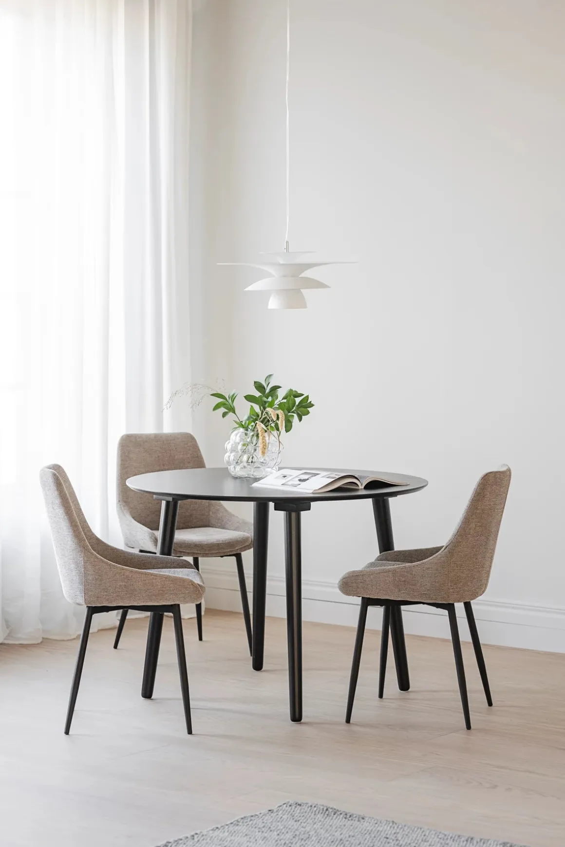 SIERRA STOL BEIGE/SVART